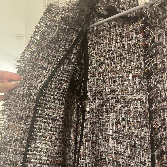 NWOT H&M Frayed Hem Shimmery Jacket Size M - Picture 8 of 8